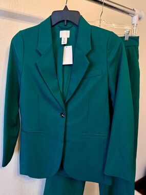 💚 H&M Green Women's Blazer and Pants Set NWT 💚